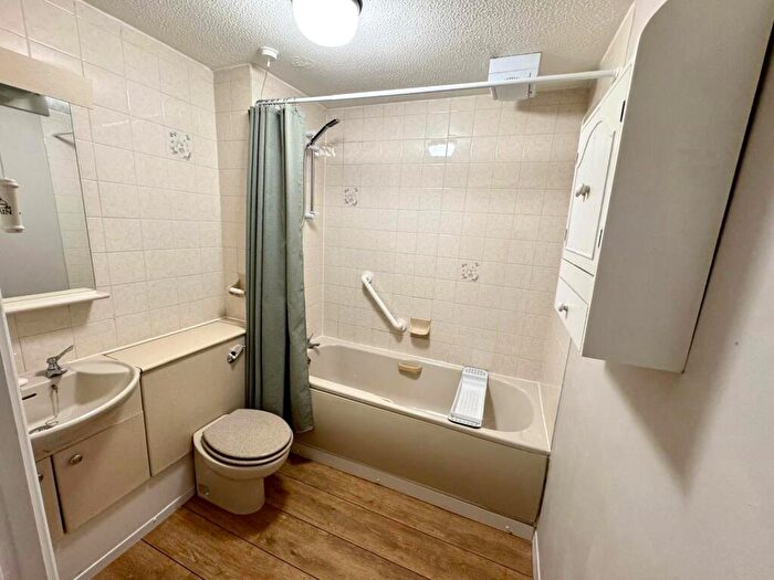 1 Bedroom Flat To Rent In Parkfield Court, Didsbury, M20