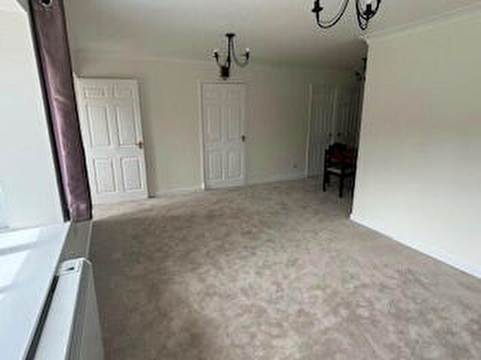 2 Bedroom Bungalow For Sale In Epsom, Surrey, KT18