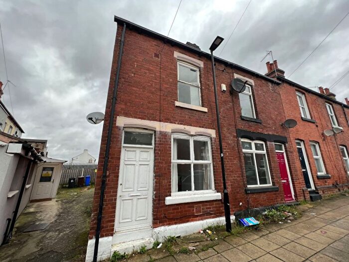 3 Bedroom End Of Terrace House For Sale In , Swarcliffe Road, Sheffield, South Yorkshire, S9