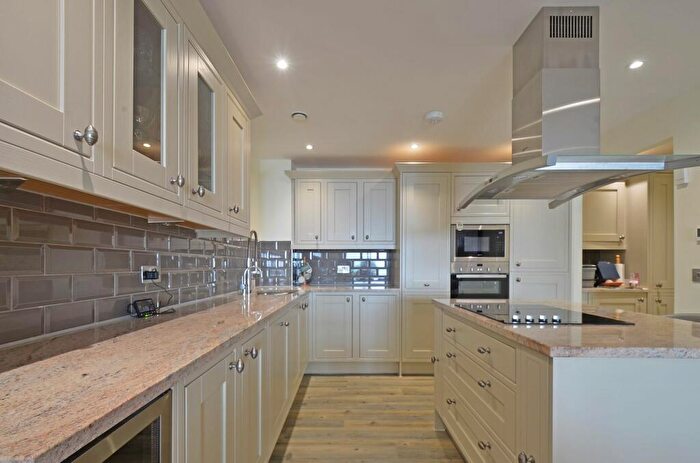 2 Bedroom Apartment For Sale In Sea Road, Carlyon Bay, PL25