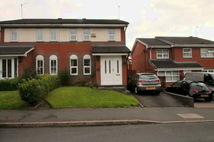 3 Bedroom Semi-Detached House To Rent In Foxhollies Drive, Halesowen, West Midlands, B63