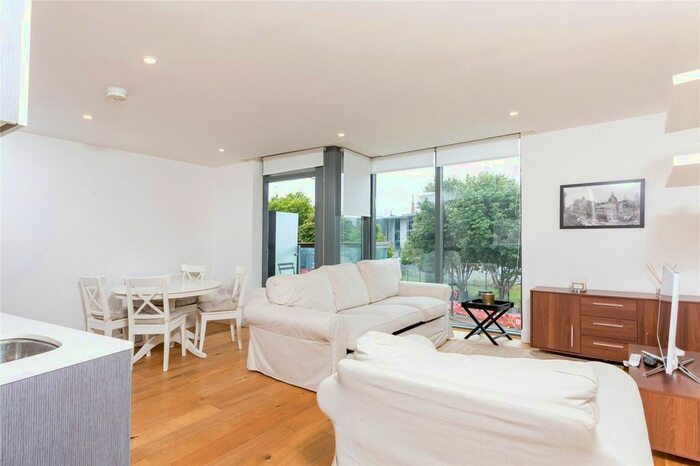 1 Bedroom Flat To Rent In Packington Street, London, N1