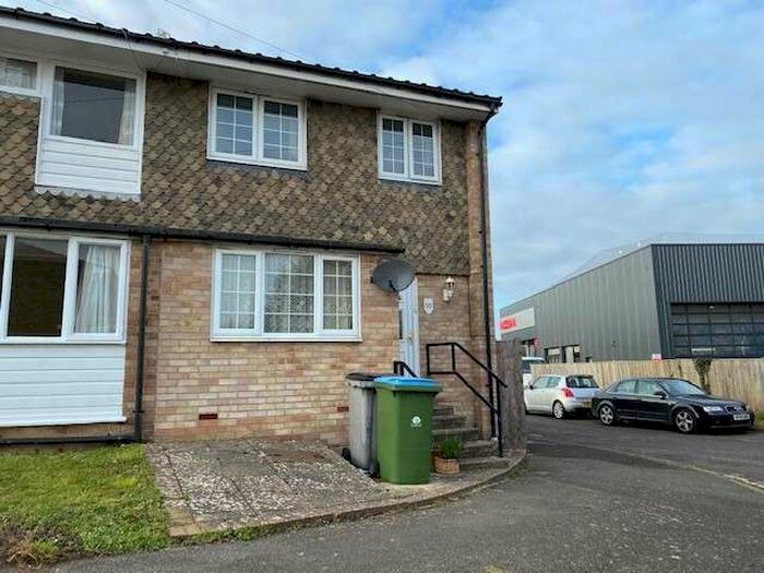 4 Bedroom Semi-Detached House To Rent In Ivy Crescent, Bognor Regis, PO22