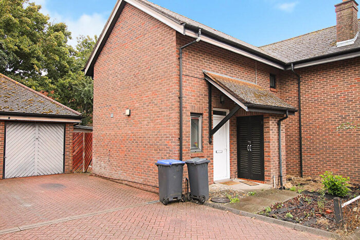 3 Bedroom Semi Detached House To Rent In Eriskay Court, Durrington, BN13