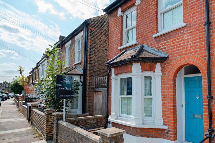 3 Bedroom End Terrace House For Sale In Haliburton Road, St Margaret's, TW1