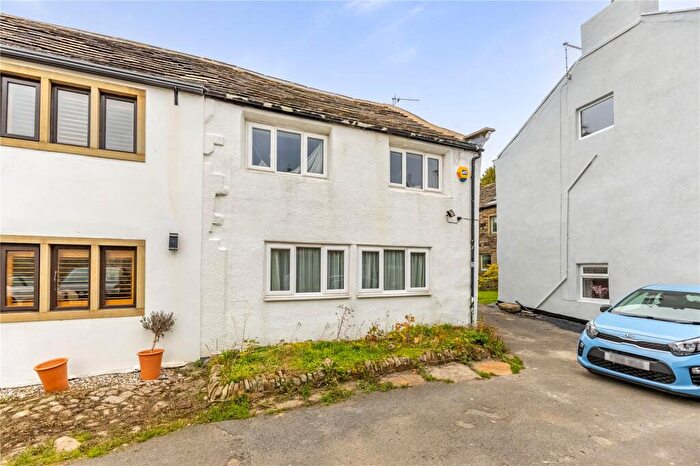 3 Bedroom Semi Detached House For Sale In Blakestones, Slaithwaite, Huddersfield, HD7