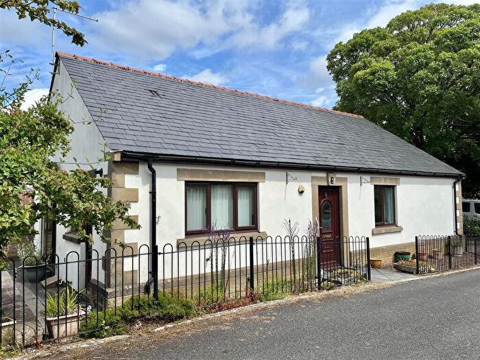 3 Bedroom Detached Bungalow For Sale In The Croft, Mottram, Hyde, SK14