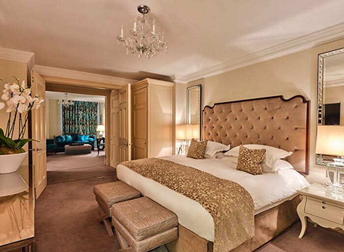 1 Bedroom Flat To Rent In Sloane Gardens, London, SW1W