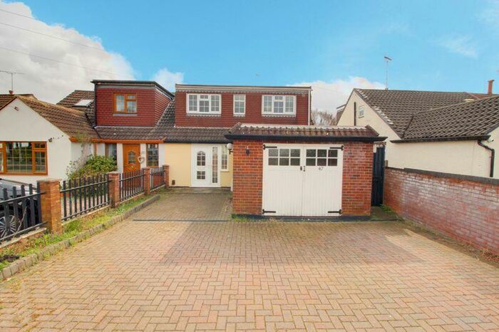 4 Bedroom Semi-Detached House To Rent In Theobalds Road, Cuffley, EN6