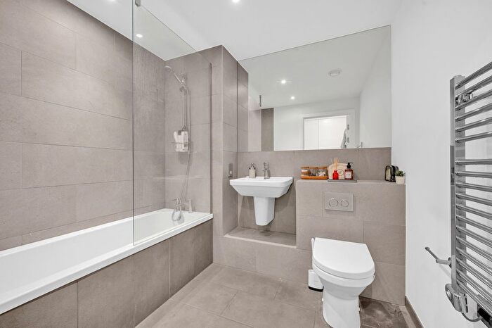 1 Bedroom Flat For Sale In Hawthorne Crescent, London, SE10