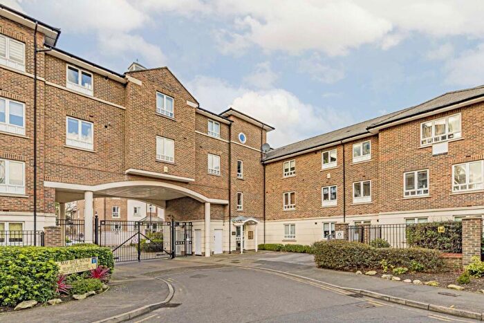 2 Bedroom Flat To Rent In May Bate Avenue, Kingston Upon Thames, KT2