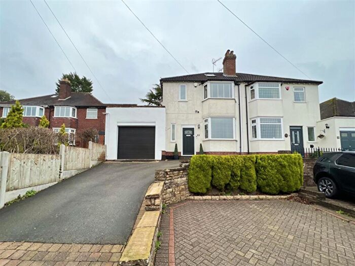 3 Bedroom Semi Detached House For Sale In Stourbridge Road, Hagley, Stourbridge, DY9