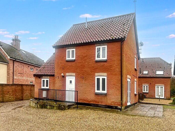 2 Bedroom Cottage To Rent In Hawks Mill Street, IP6