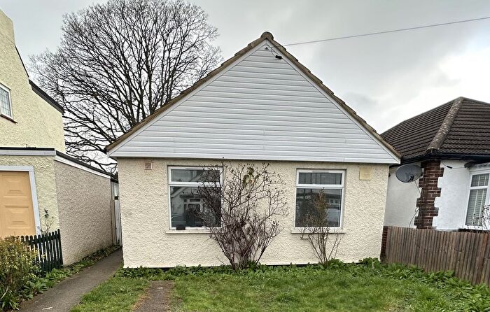 2 Bedroom Bungalow To Rent In Belfield Road, West Ewell, Epsom, KT19