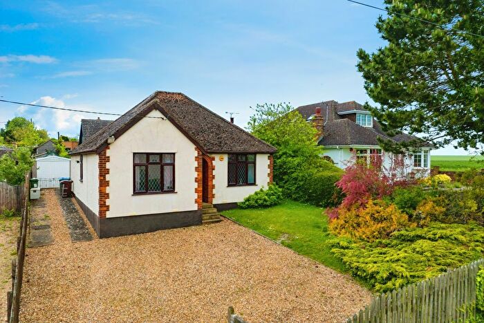3 Bedroom Bungalow For Sale In Leighton Road, Edlesborough, Dunstable, LU6