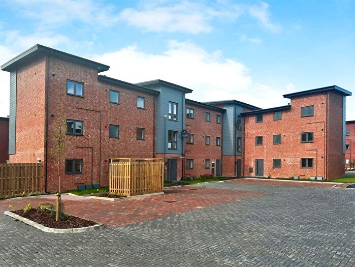 1 Bedroom Apartment To Rent In Newman Square, Shirley, B90