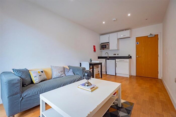 2 Bedroom Flat To Rent In Furnace Hill, Sheffield, S3