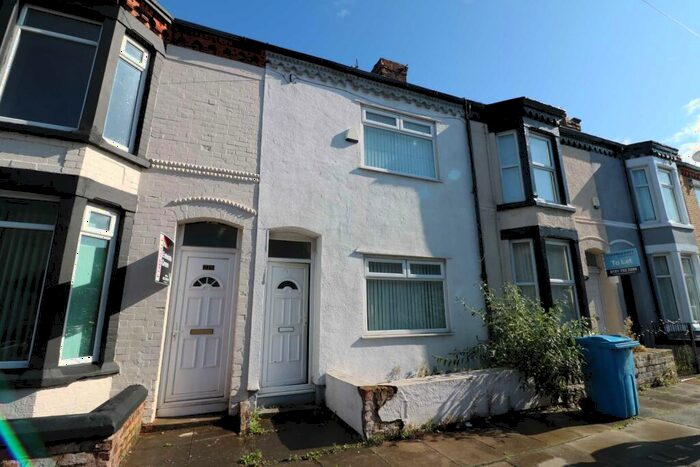 5 Bedroom House To Rent In Gilroy Road, Kensington, L6