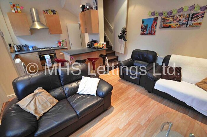 3 Bedroom End Of Terrace House To Rent In William Street, Leeds, LS6