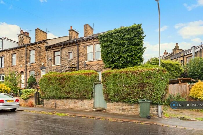2 Bedroom End Of Terrace House To Rent In Cavendish Road, Idle, Bradford, BD10