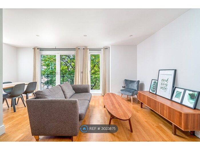 2 Bedroom Flat To Rent In Park Heights Court, London, E14