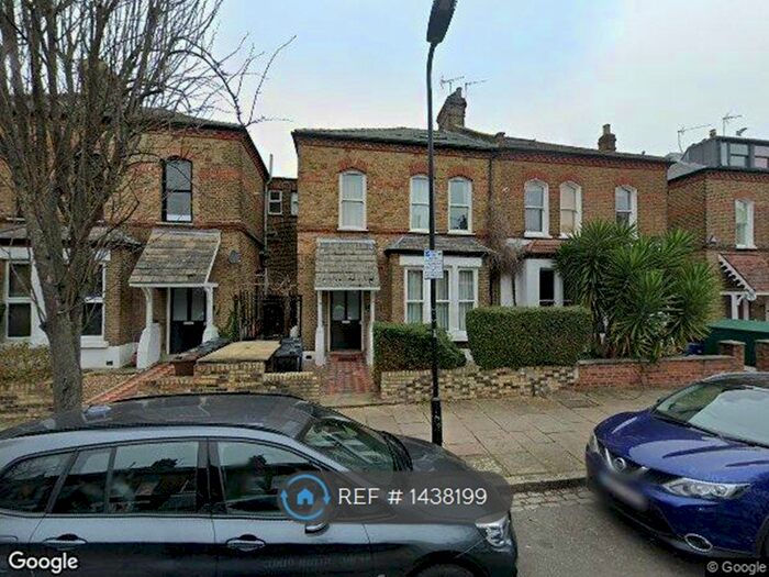 3 Bedroom Flat To Rent In Finsbury Park Road, London, N4
