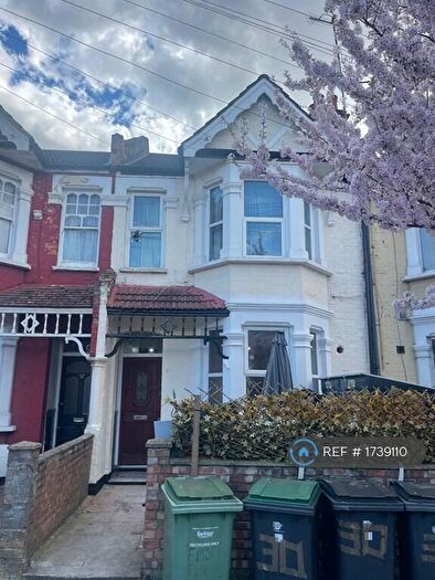 2 Bedroom Flat To Rent In Lealand Road, London, N15
