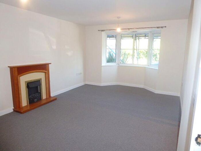 2 Bedroom Flat To Rent In Cedar Gate, Manning Road, Moulton, NN3