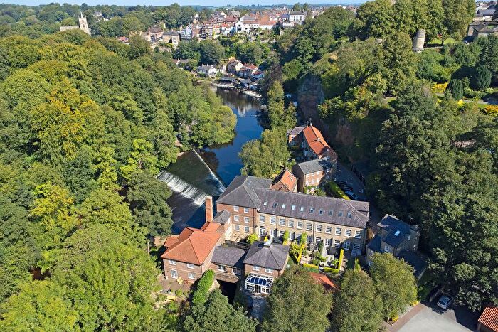 4 Bedroom Terraced House For Sale In Waterside, Knaresborough, HG5