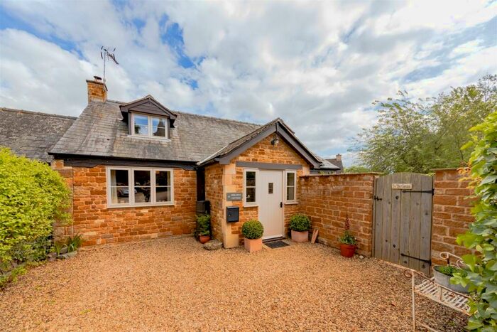 3 Bedroom Character Property For Sale In Church Lane, Lyddington, Rutland, LE15