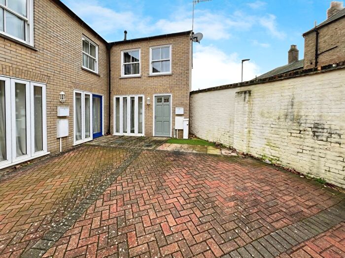 2 Bedroom Mews For Sale In Pocklington Court, March, PE15