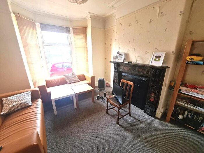 4 Bedroom House To Rent In Walmsley Road, Leeds, LS6