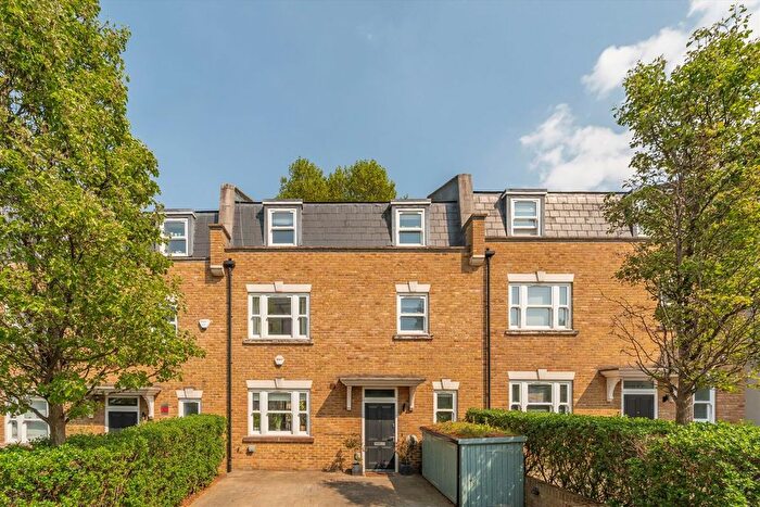 5 Bedroom Property To Rent In Emerald Square, Putney, SW15