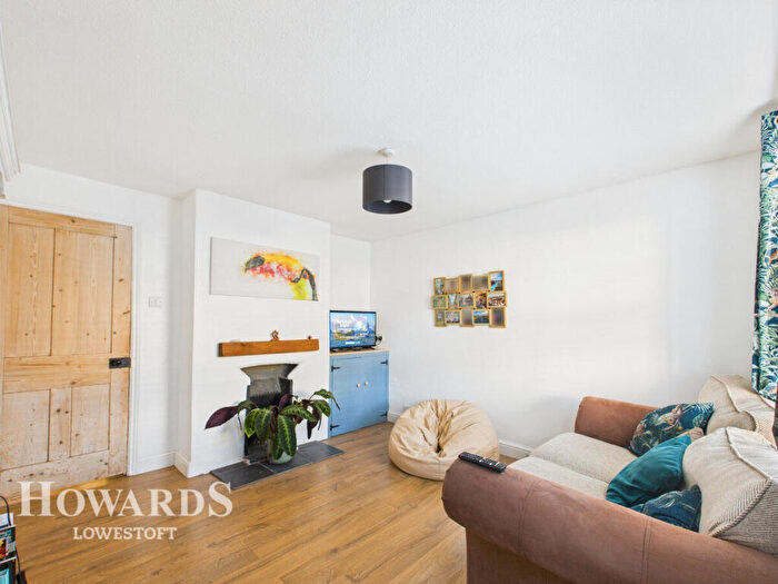 3 Bedroom Terraced House For Sale In Market Place, Kessingland, NR33