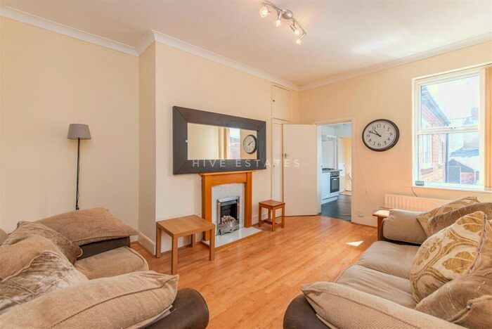 3 Bedroom Maisonette To Rent In Doncaster Road, Sandyford, Newcastle Upon Tyne, NE2