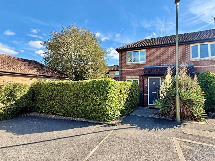 1 Bedroom Semi-Detached House For Sale In Wensum Drive, Didcot, OX11