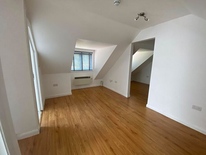 Studio To Rent In Quainton Street, London, NW10