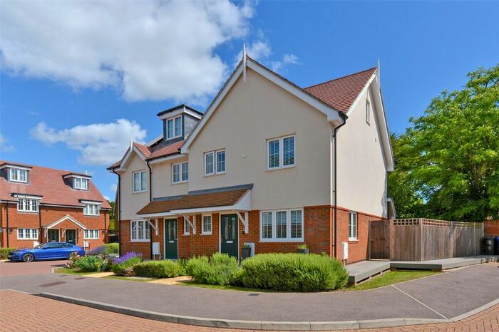 4 Bedroom End Of Terrace House To Rent In Ripplesmere Close, Old Windsor, Windsor, Windsor And Maidenhead, SL4