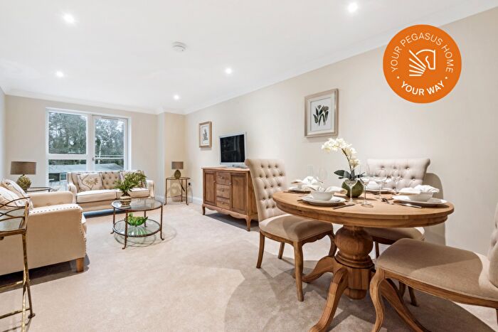 1 Bedroom Retirement Property For Sale In Yorktown Road, Sandhurst, Berkshire, GU47