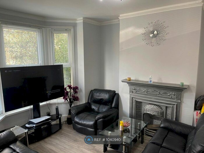 1 Bedroom Flat To Rent In Newport Road, London, E10