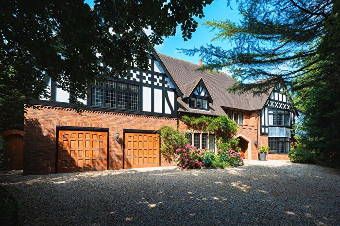 6 Bedroom Detached House For Sale In Shireburn Road, Formby, L37