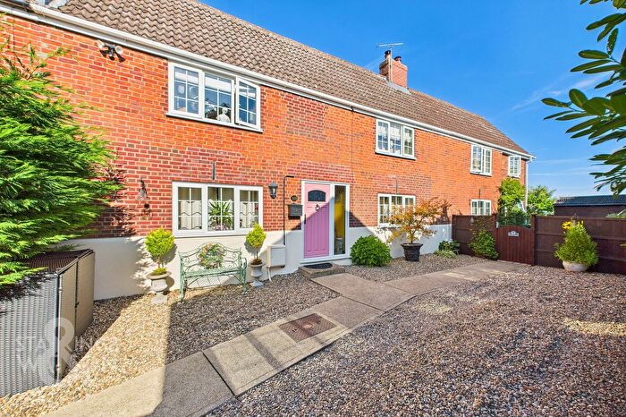 3 Bedroom Cottage For Sale In Newton Street, Newton St. Faith, Norwich, NR10