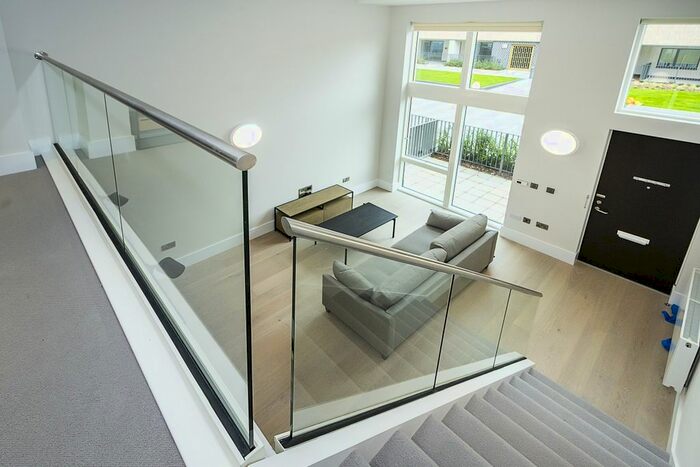 Studio To Rent In White Bear Lane, Hounslow TW3