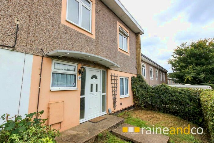 3 Bedroom Property To Rent In Hazel Grove, Hatfield, AL10
