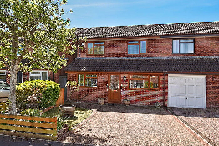 3 Bedroom Semi-Detached House For Sale In Byron Road, Exeter, EX2