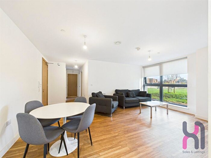 3 Bedroom Flat For Sale In Manchester Waters, Pomona Strand, Old Trafford, M16