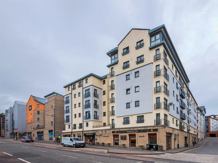 2 Bedroom Flat To Rent In Gentles Entry, Edinburgh, EH8