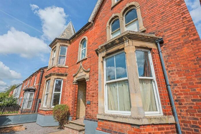 6 Bedroom Detached House For Sale In Winsover Road, Spalding, Lincolnshire, PE11