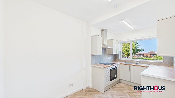 3 Bedroom Semi-Detached House To Rent In Bradford Road, Tingley, WF3