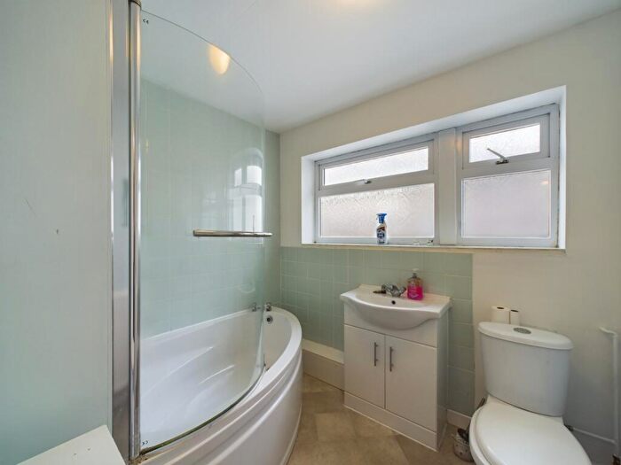 4 Bedroom Bungalow For Sale In Brookside Drive, Frampton Cotterell, Bristol, BS36